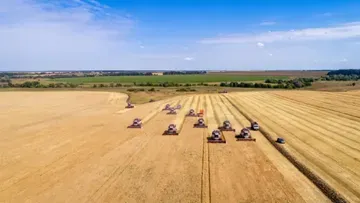 В полях Рязанской области более 600 комбайнов задействовали в уборке урожая